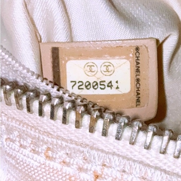 ~ SOLD ~ Chanel barrel bag/pouch - Chanel Travel Line - Picture 5 of 10